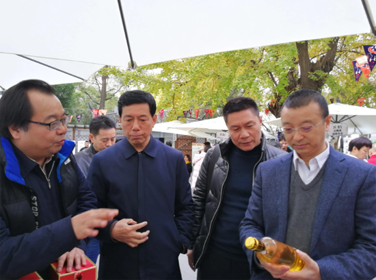 第12屆成都國際葡萄酒節(jié)暨首屆成都果酒嘉年華在成都開幕
